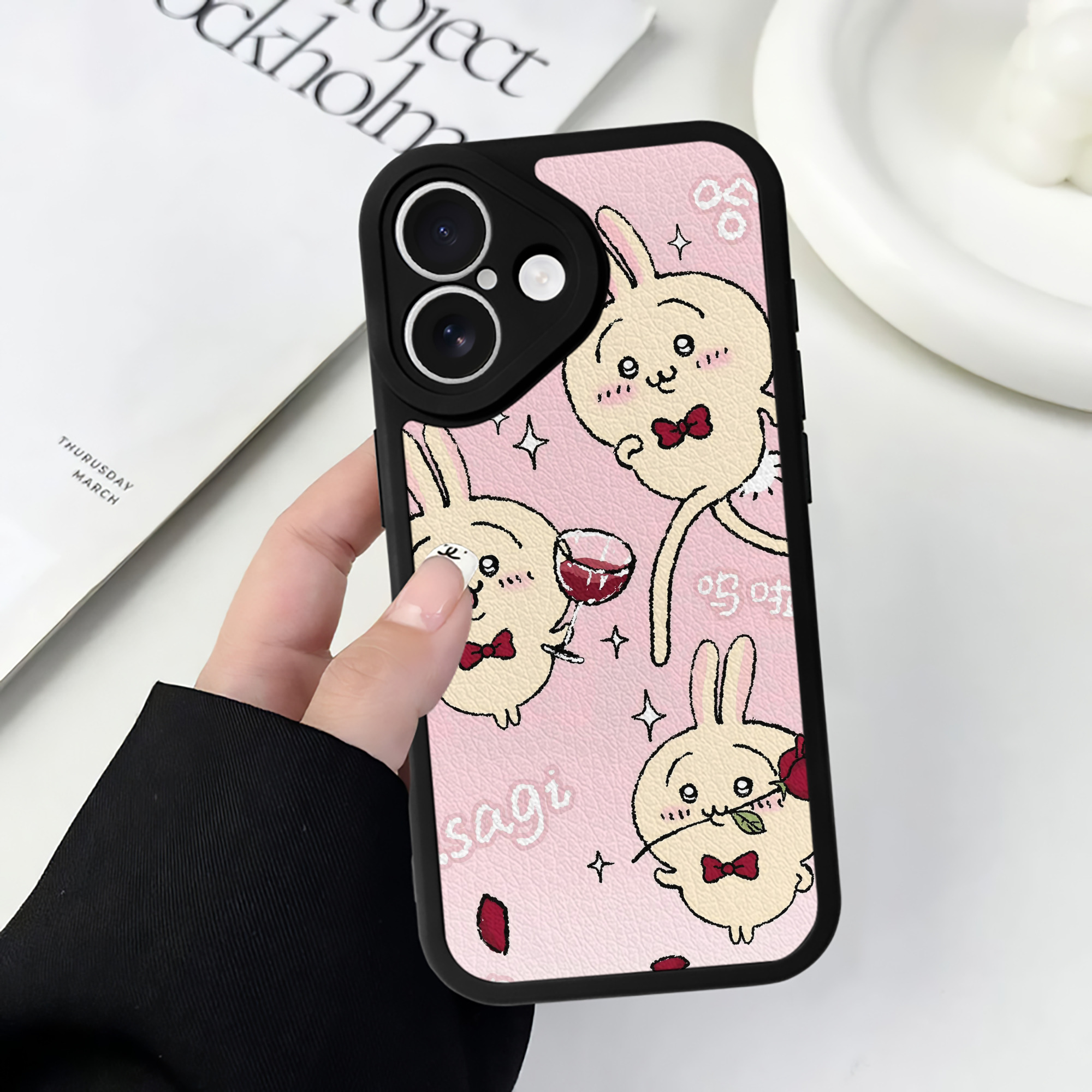 （画像用） ちいかわ Chii-kawa 【iPhone 16シリーズ対応】シリコンスマホケース（レザー調） 材質：シリコン